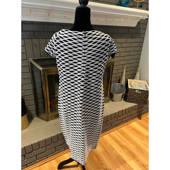 Michael Kors Wave Dress - Picture 4 of 6